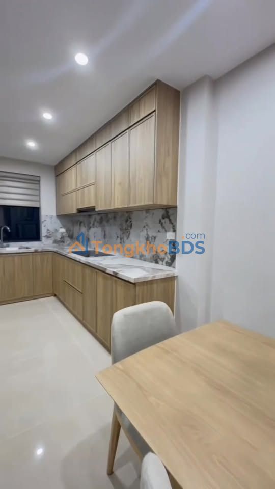 Nhà Việt Hưng 70m² giá 12.7 tỷ - Ô tô vào tận nhà