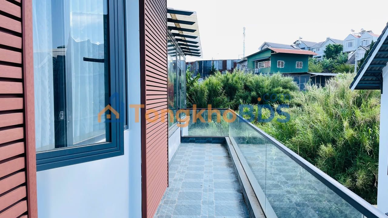 Bán Biệt Thự Đà Lạt 200m² - Hẻm Xe Hơi, Sổ Hồng Riêng, Giá 10.5 Tỷ
