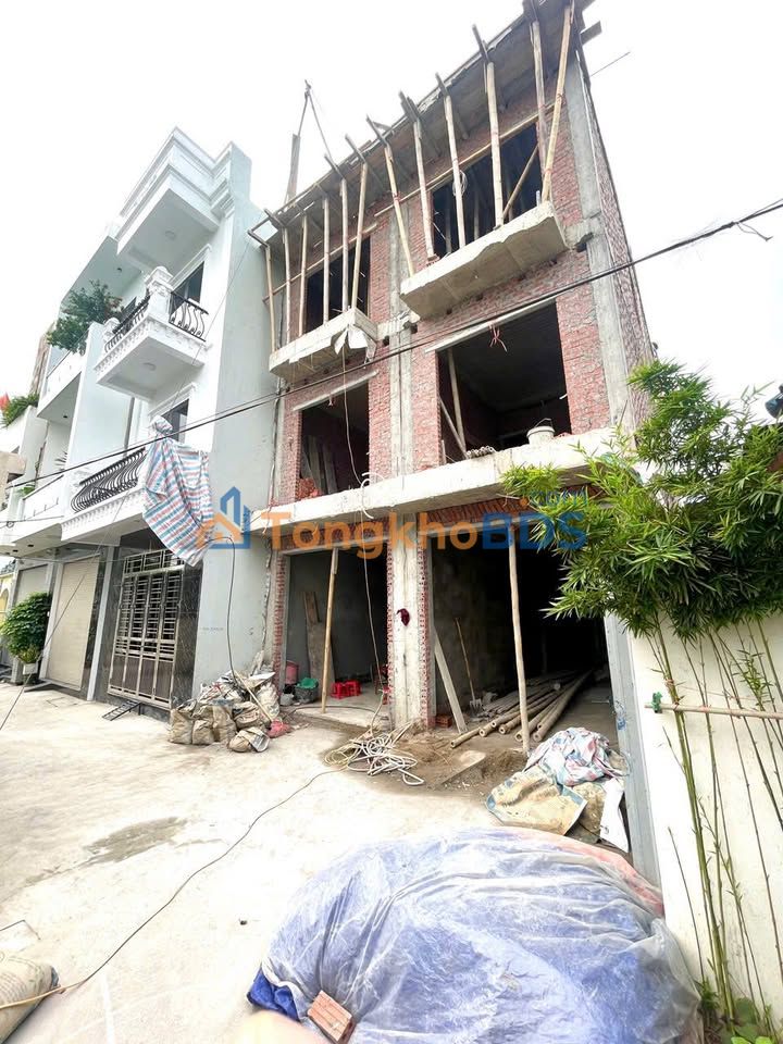 Nhà Trần Hưng Đạo, Thái Bình 45m² - 2 Tỷ, Sổ Đỏ, Ô Tô Đậu Cửa