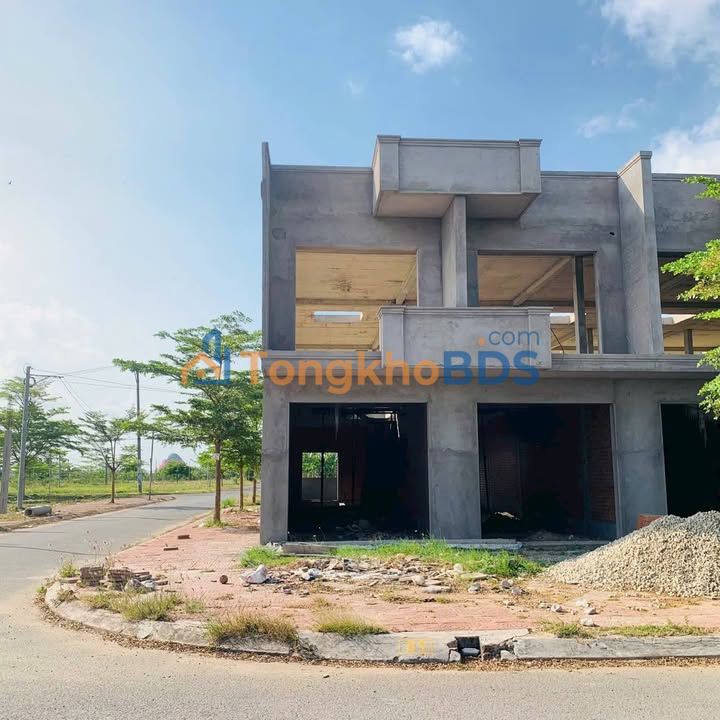 Nhà phố Kinh doanh Mặt tiền 22M, Sóc Trăng - 163m²