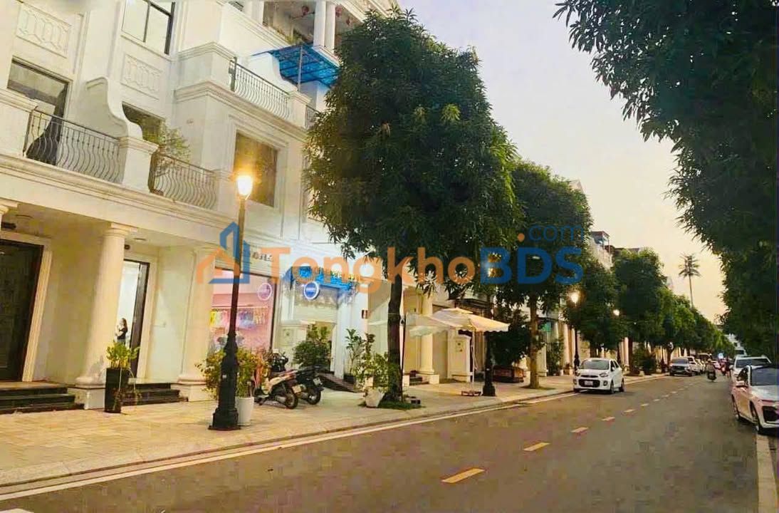 Bán Nhà Phố Vinhomes Marina 105m² - Full Nội Thất, Thang Máy, Kinh Doanh Đỉnh Cao
