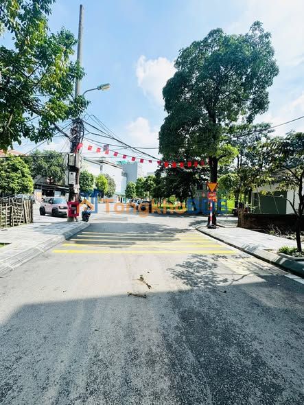 Bán Đất Ngọc Thụy Long Biên 80m² - Đường 13m, Vỉa Hè Rộng, Sổ Đỏ Chính Chủ