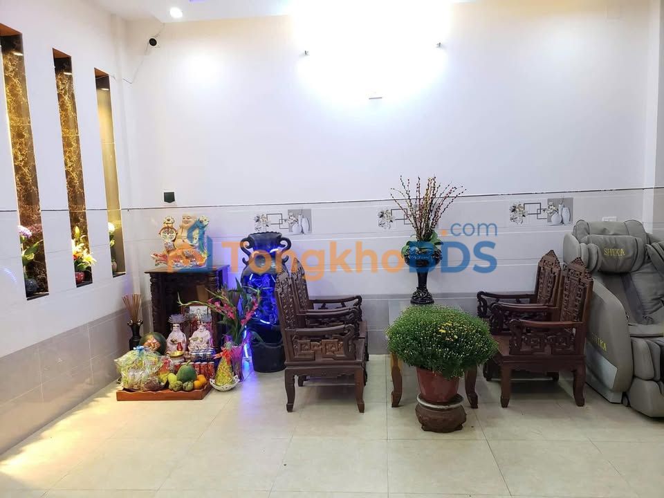 Nhà Góc 2 Mặt Tiền Trần Văn Dũng, Quy Nhơn - 102m², 4 Tầng Kinh Doanh