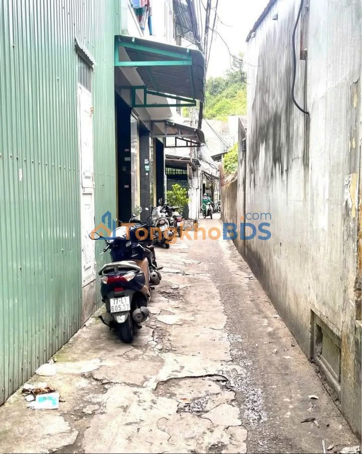 Nhà Hẻm 2m Chợ Đầm, Quy Nhơn 60m² - Giá 1.59 Tỷ