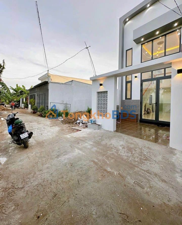 Nhà Trệt Lửng 64m² Nguyễn Văn Linh, Cần Thơ - Sổ Hồng Thổ Cư, Giá 2.15 Tỷ