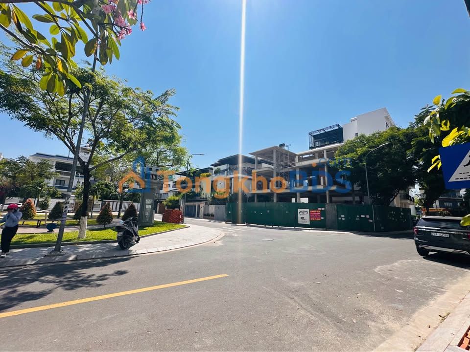 Biệt Thự Góc 2 Mặt Tiền Nha Trang - 280m² Đối Diện Công Viên - Giá 22.1 Tỷ