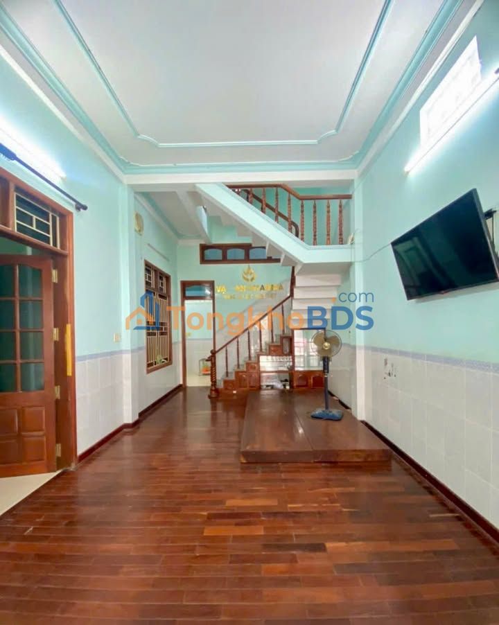 Nhà Nguyên Căn Mặt Tiền Ghềnh Ráng, Quy Nhơn - 90m², 4PN, 8 Triệu/Tháng