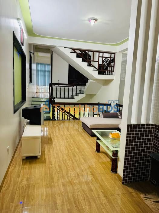 Nhà Nguyên Căn 3PN Gần Vincom Quảng Ngãi - Sẵn Sàng Ở Ngay