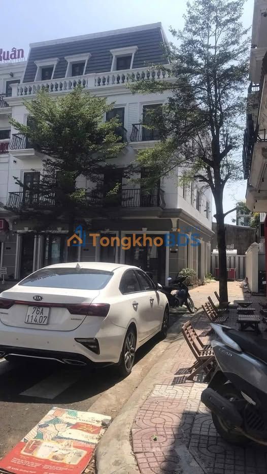 Nhà Góc 4 Tầng Mặt Tiền Vincom, Quảng Ngãi - Kinh Doanh Đa Ngành