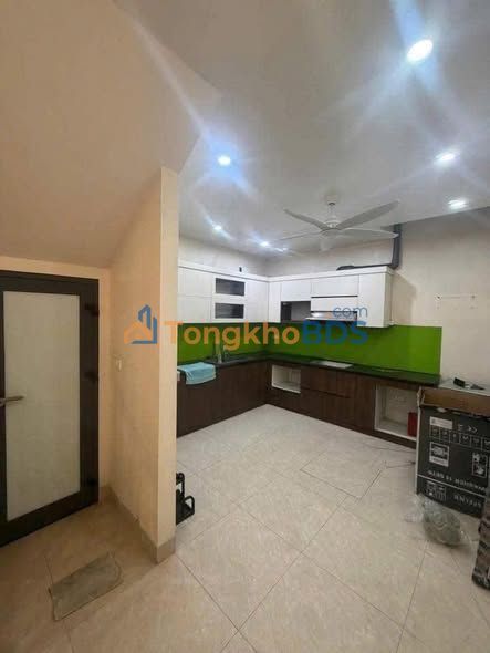 Nhà Nguyên Căn Phố Bồ Đề 4PN, 50m² x 4 Tầng - Giá 13 Triệu/Tháng