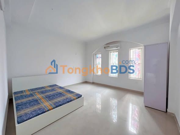 Cho thuê căn hộ 2 phòng Phố Thạch Cầu - Nội thất đủ - Ô tô đỗ cửa