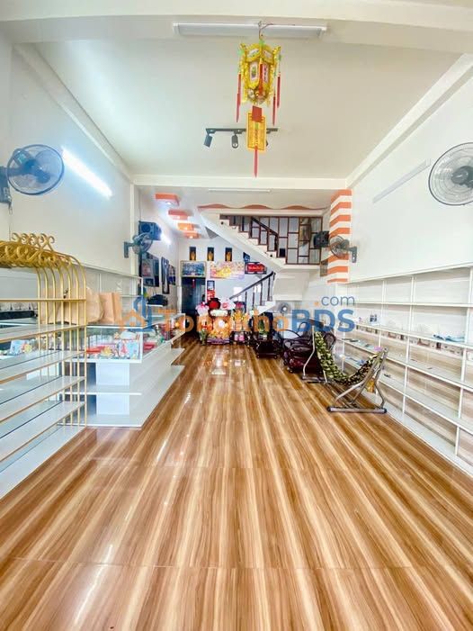 Nhà 2 Tầng MT Nguyễn Thị Minh Khai, Cà Mau - 3.2 Tỷ, Sổ Hồng Sẵn