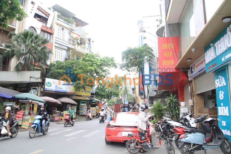 Bán Gấp Nhà Phân Lô Cầu Giấy 44m² - Sát ĐH Thương Mại, Sổ Vuông Đẹp