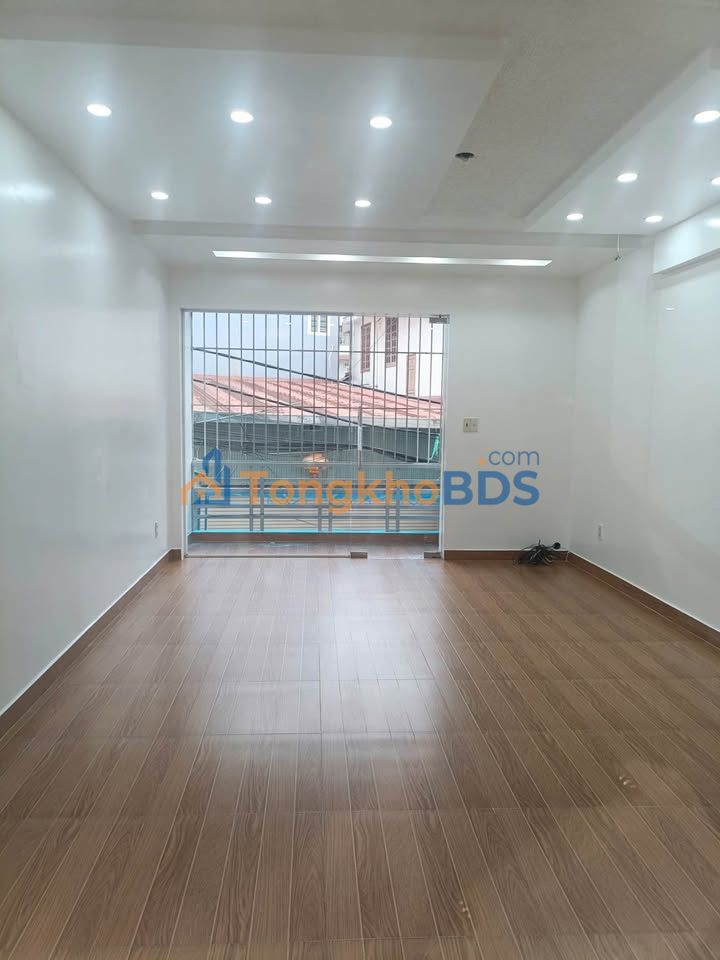 Nhà Mặt Ngõ Kinh Doanh 76m², 4 Tầng, Ngô Gia Tự, Long Biên - 5.05 Tỷ