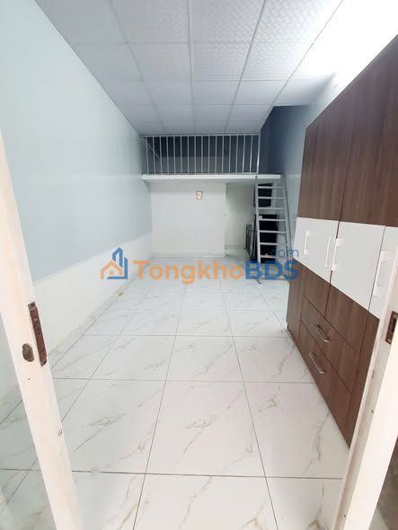 Nhà C4 Chính chủ Ngọc Thụy 4tr - Gần HV Hậu cần, Full nội thất