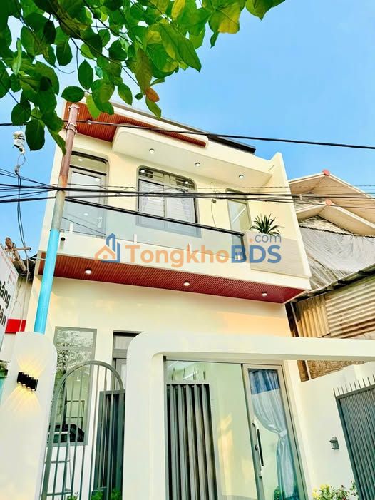 Nhà 2 Tầng 71m² Mỹ Quý, Long Xuyên - View Kênh Thoáng Mát, Giá 2.2 Tỷ