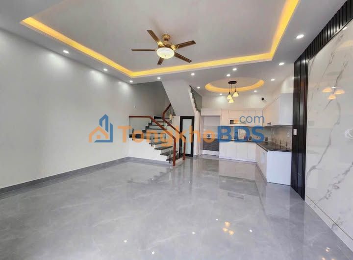 Nhà 42m² Ngọc Hồi, Thanh Trì - 5PN, 2 Ban Công, Sẵn Sàng Ở Ngay!