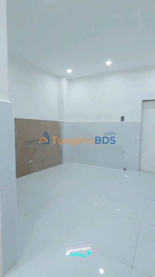 Nhà Nguyễn Văn Cừ Quận 1 33m² giá 6.1 tỷ - Chính chủ bán