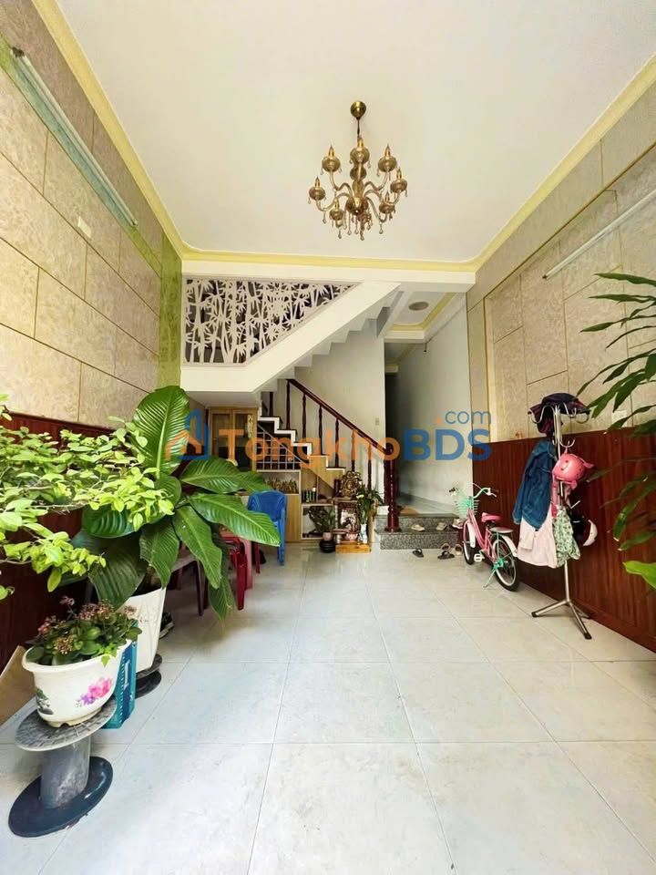 Nhà Góc 2 Mặt Hẻm Nguyễn Thái Học, Quy Nhơn - 3 Tầng, 3PN, Sổ Đỏ Chính Chủ