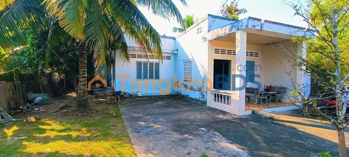 Bán Gấp Nhà 306.8m² Xã Phú Hưng, Bến Tre - Hướng Đông Bắc, Giá 850 Triệu