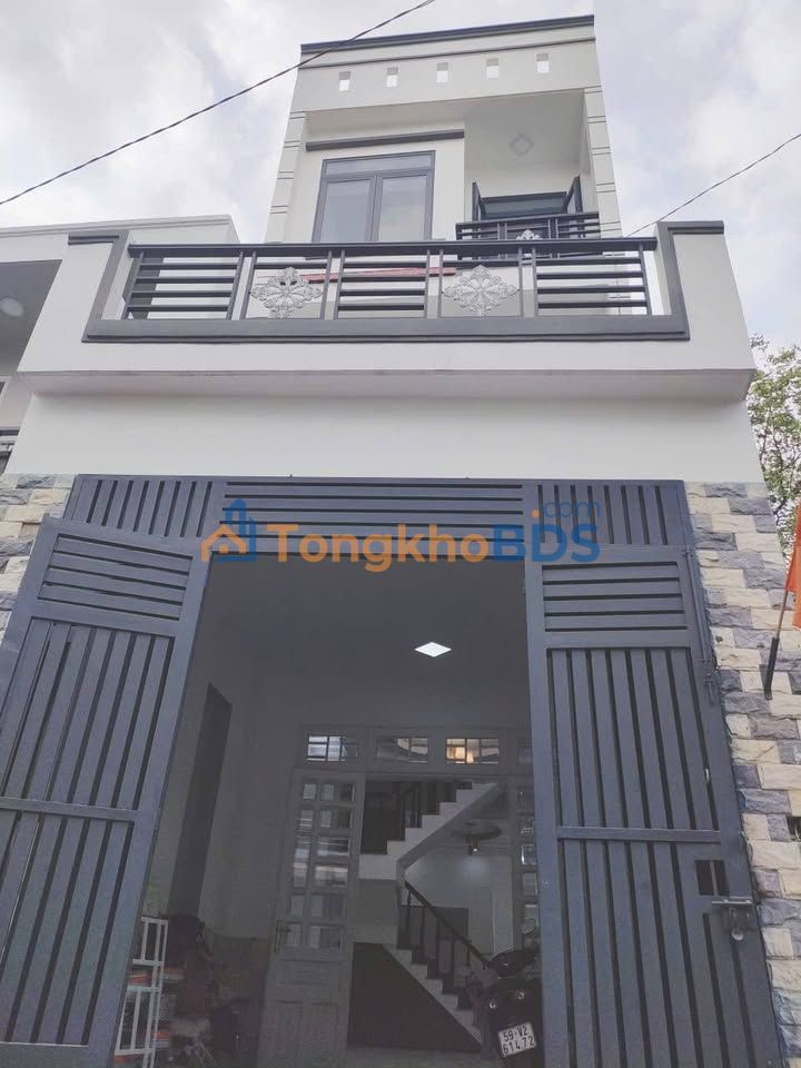 Nhà 3 Tầng 4PN, Hẻm Xe Hơi Quận 12 - 80m² Giá Hơn 5 Tỷ