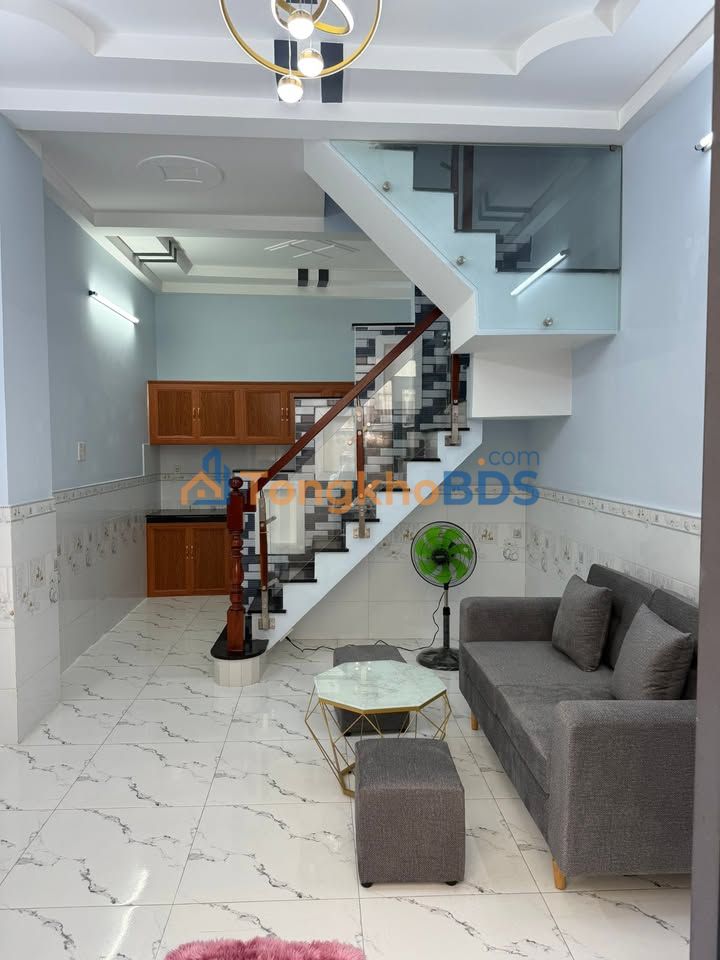 Nhà Hẻm 79 Phú Định Q8 - 28m² - 1.7 Tỷ - Sổ Hồng Riêng