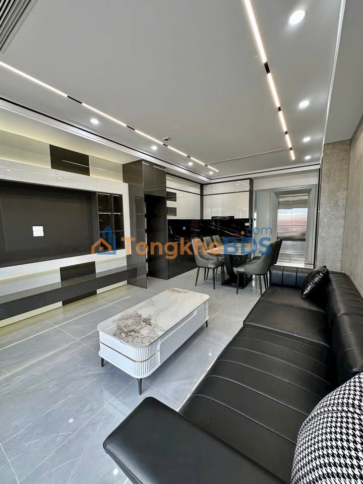 Nhà Góc 40m² 6 Tầng, Thang Máy, Gara Ô Tô - Nguyễn Sơn, Long Biên - 13 Tỷ