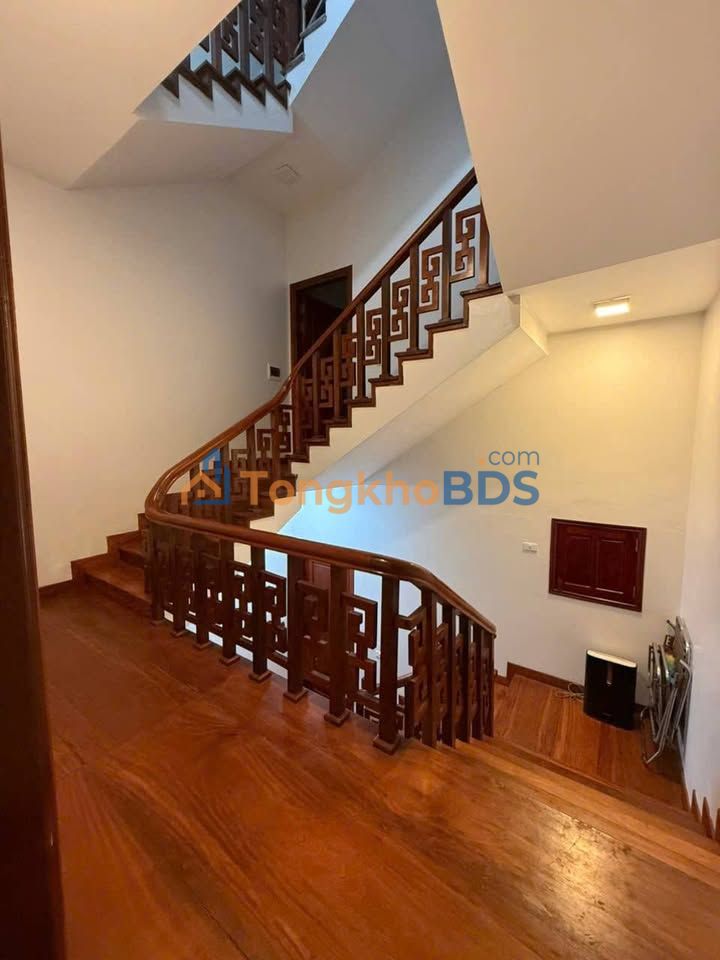 Nhà mặt đường Nguyễn Quyền 110m² 40 triệu - Sẵn sàng ở ngay