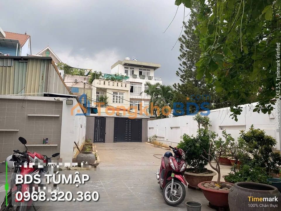 Biệt Thự Đông Hòa Dĩ An 1000m² Hướng Đông - Giá 27 Tỷ