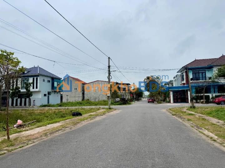 Đất Nền Đông Sơn 135m² - Hướng Đông Nam - Giá 3 Tỷ XXX