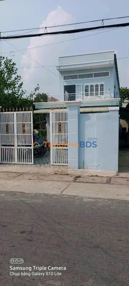 Nhà Củ Chi 217m² - Sân Rộng 3 Xe Hơi, Gần Chợ & Trường Học