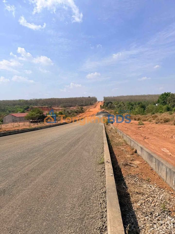 Đất Nền Mặt Tiền Đường 42m - Tân Uyên, Bình Dương - 200m² Giá Tốt