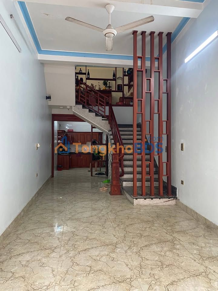 Cho thuê nhà 3 tầng full nội thất, Nguyễn Văn Cừ, Từ Sơn - 15 triệu/tháng