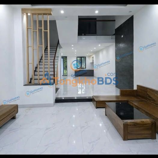 Nhà 3 tầng Hòa Xuân 102m² 18tr - Sẵn sàng ở ngay