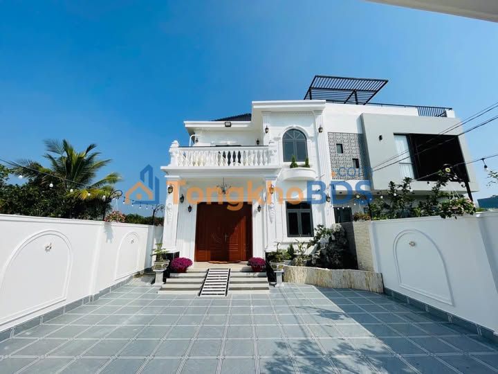Nhà 172m² Mỹ Tho 2 Mặt Tiền - Tặng Xe Hơi VF3, Full Nội Thất Cao Cấp