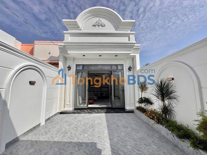 Nhà Tân Cổ Điển Mỹ Tho 116m² - Sẵn Sàng Dọn Vào Ở Ngay