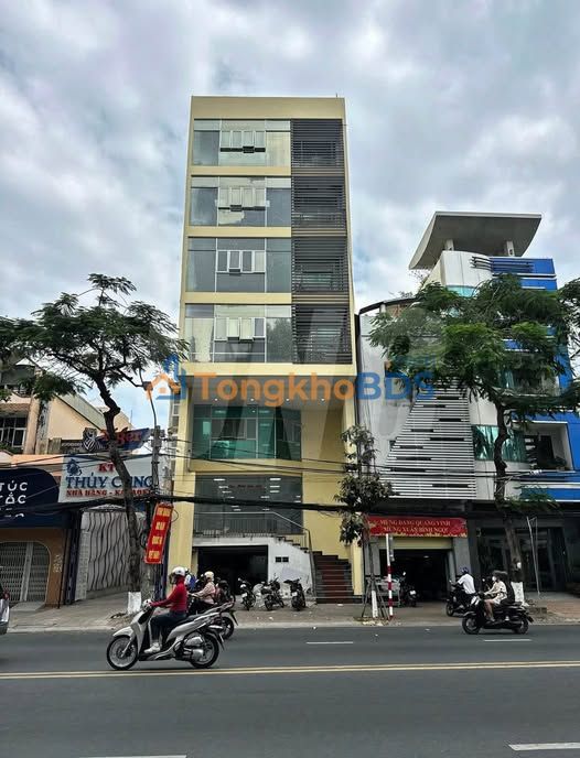 Cho thuê tòa nhà 6 tầng mặt tiền Trần Hưng Đạo, Cần Thơ - 220 triệu/tháng