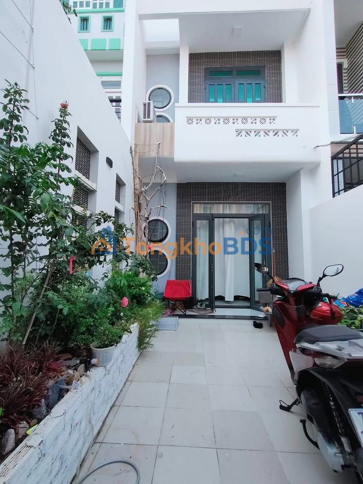Nhà 90m² Nguyễn An Ninh, P7, Vũng Tàu - 3PN, 4WC, Sân Vườn Thoáng Mát