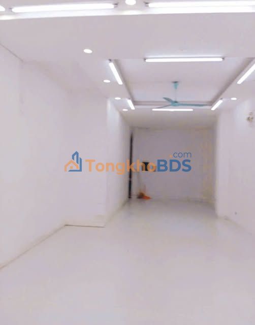 Mặt Bằng Kinh Doanh Ngọc Khánh - 40.8m² - 15.3 Triệu/Tháng - Vị Trí Đắc Địa