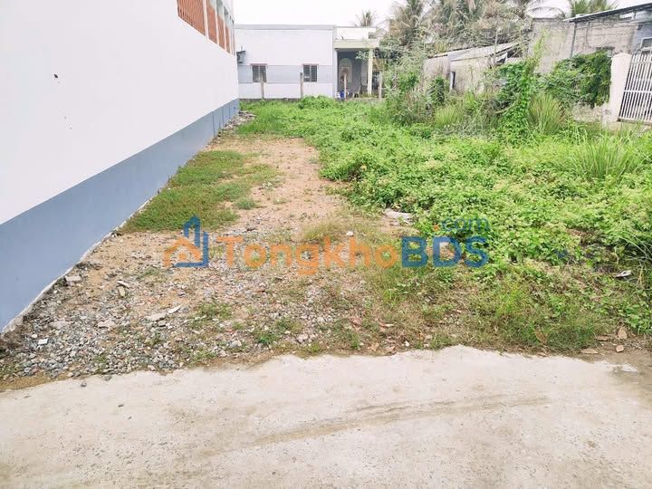 Bán đất 120m² Phú Khương, Bến Tre - Hẻm xe hơi, giá 600 triệu