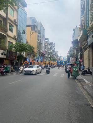 Nhà phố Hai Bà Trưng 32m² 9 tỷ - Mặt tiền kinh doanh