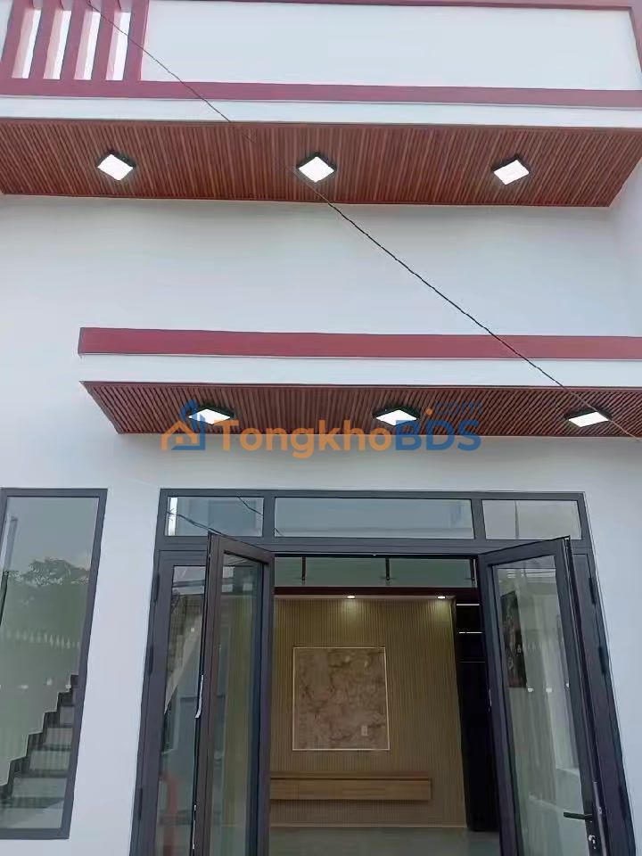 Nhà Hòa Tiến 100m² - 2.9 Tỷ - View Sông Thoáng Mát, Sẵn Ở Ngay!