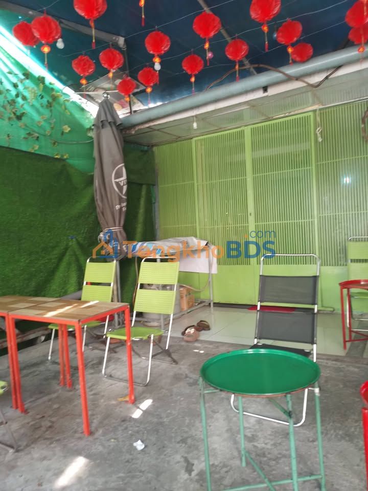 Nhà Mặt Tiền Hẻm Xe Tải Q4 - 30m² Kinh Doanh Đa Ngành - Giá 9 Triệu/Tháng