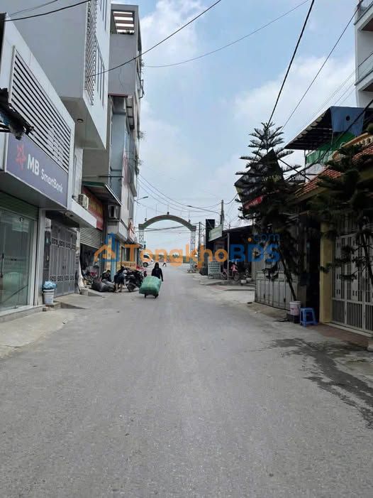 Nhà 3 Tầng Mặt Tiền Kinh Doanh Tam Hiệp, Phúc Thọ - 94m² Giá 15 Tỷ