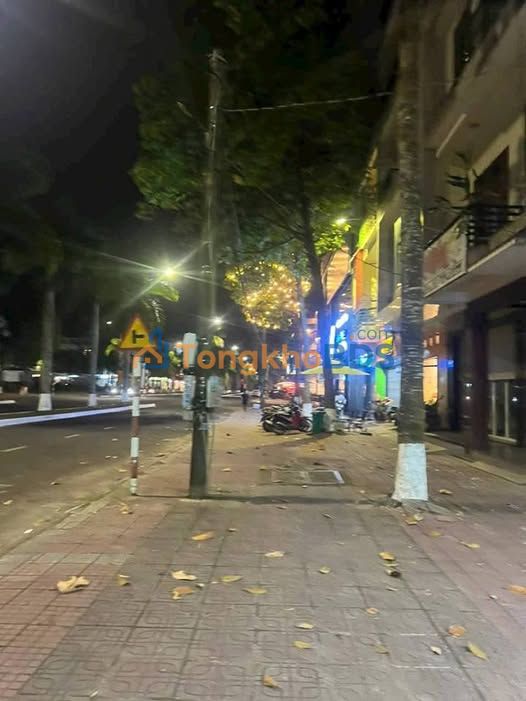 Nhà Mặt Tiền Hàng Dừa, Bảo Lộc - Kinh Doanh Sầm Uất, Giá Tốt