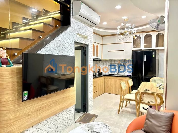 Nhà Đẹp BTCT 30m² Gò Vấp - 4.7 Tỷ, Ngay Chợ, Sổ Hồng Sẵn Sàng