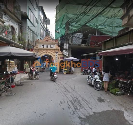 Nhà Mặt Ngõ Chợ Nhân Chính 30m² - Kinh Doanh Sầm Uất, Ô Tô Vào Nhà