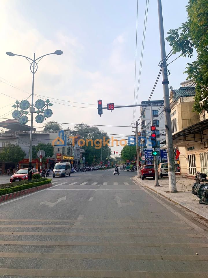 Nhà Phố Mặt Tiền 100m² Kinh Doanh - Gần BV Đa Khoa Vinh, Nghệ An - 11 Tỷ