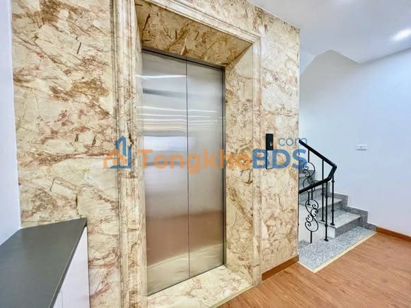 Nhà 5 Tầng Thang Máy Ngô Quyền, Hà Đông - 180m² Sổ Đỏ Vuông Vắn