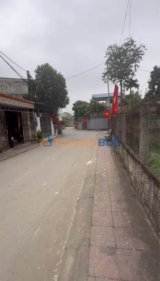 Đất nền Ỷ La Tuyên Quang 135m² 2.4 tỷ - Sổ đỏ chính chủ